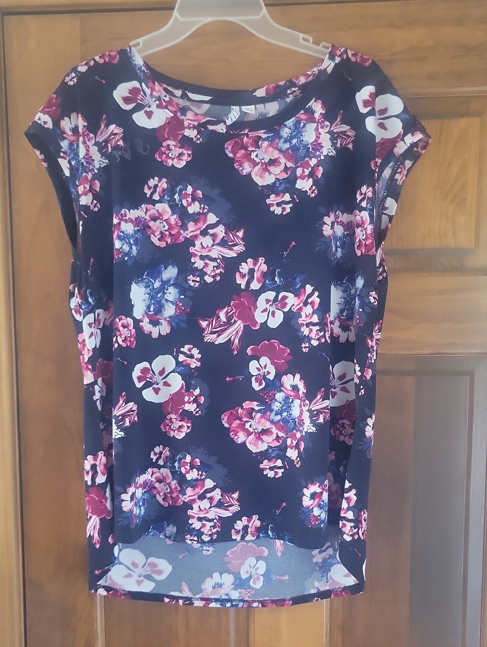 3 /$12 Elle Navy Floral Cap-Sleeve Top with Pink & Whit1e Blooms